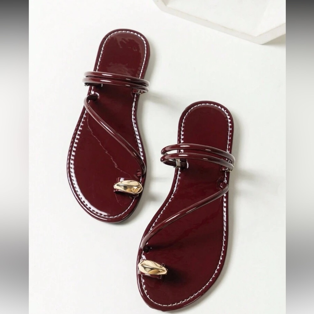 MINT SIZE 42 / approx 10 (worn once indoors for photos) Elegant Burgundy Sandals